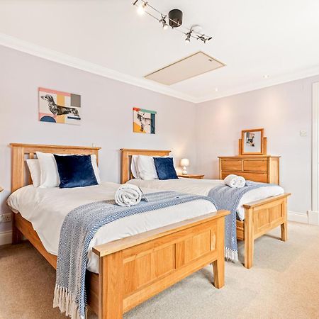 Olive Tale Villa Henley-on-Thames Bagian luar foto