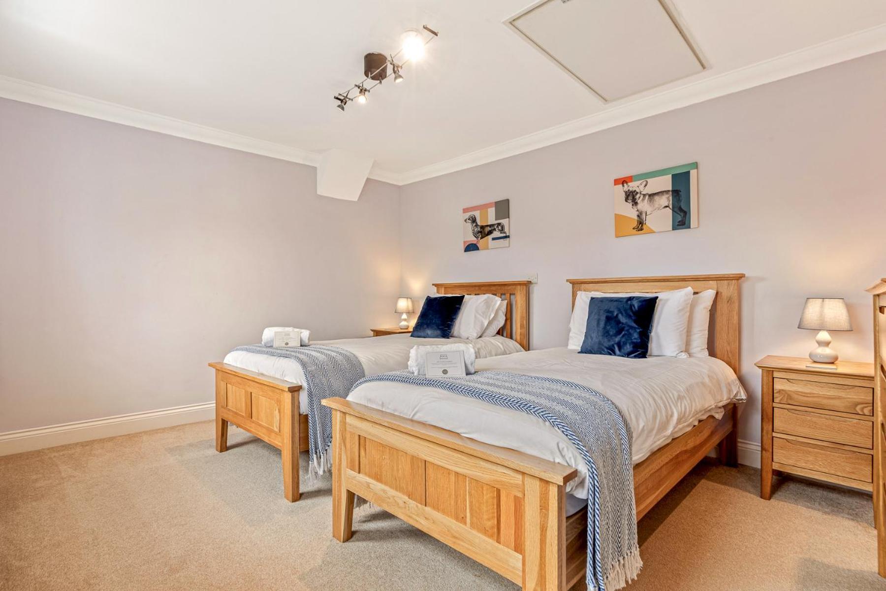 Olive Tale Villa Henley-on-Thames Bagian luar foto