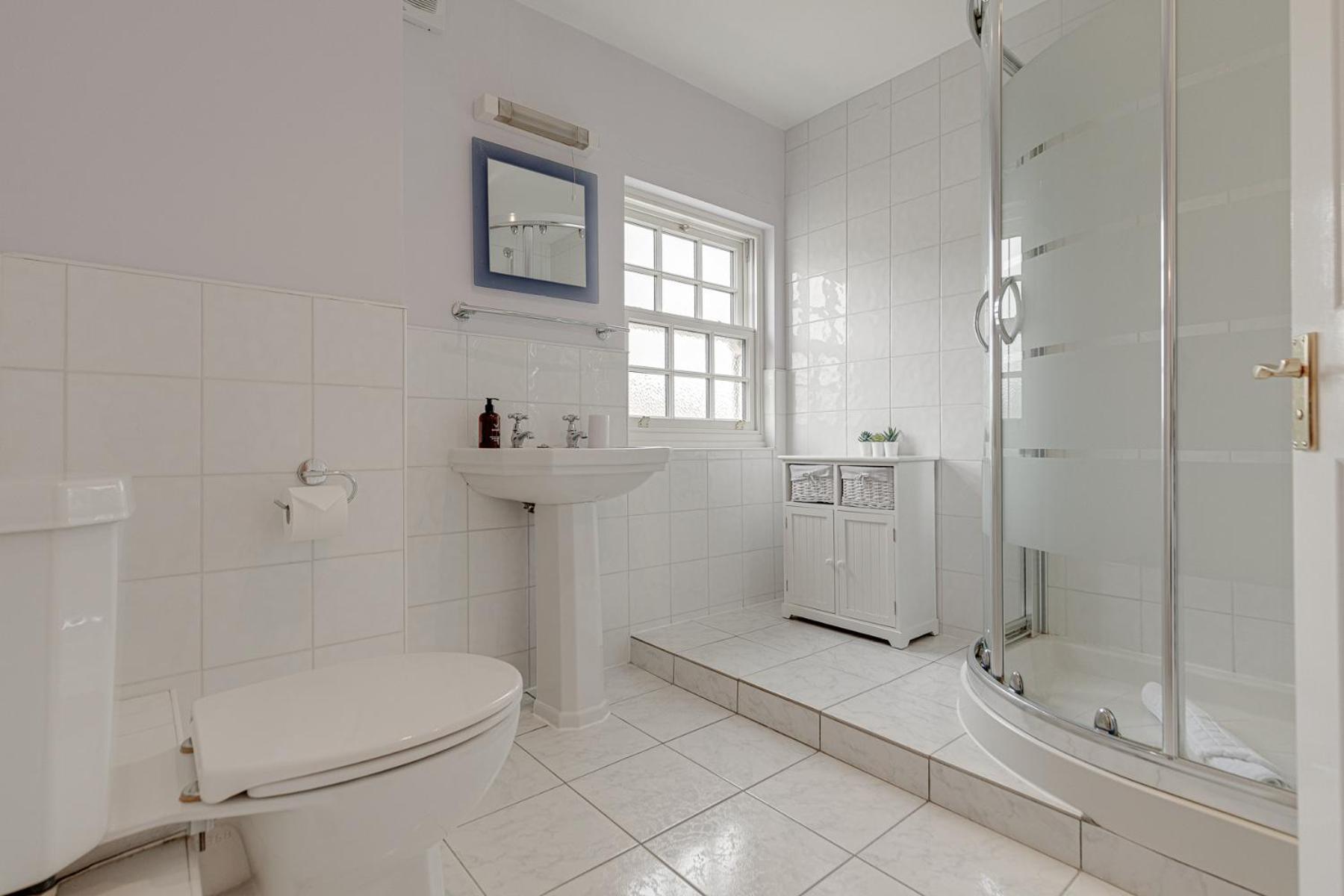 Olive Tale Villa Henley-on-Thames Bagian luar foto