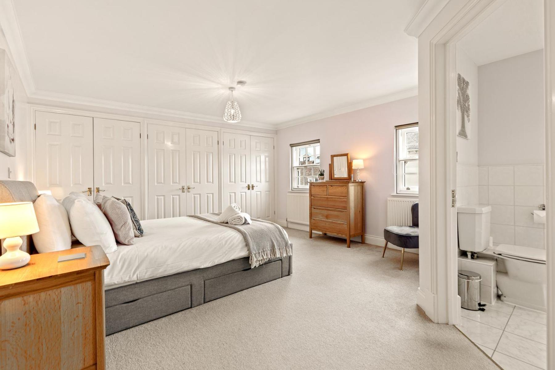 Olive Tale Villa Henley-on-Thames Bagian luar foto