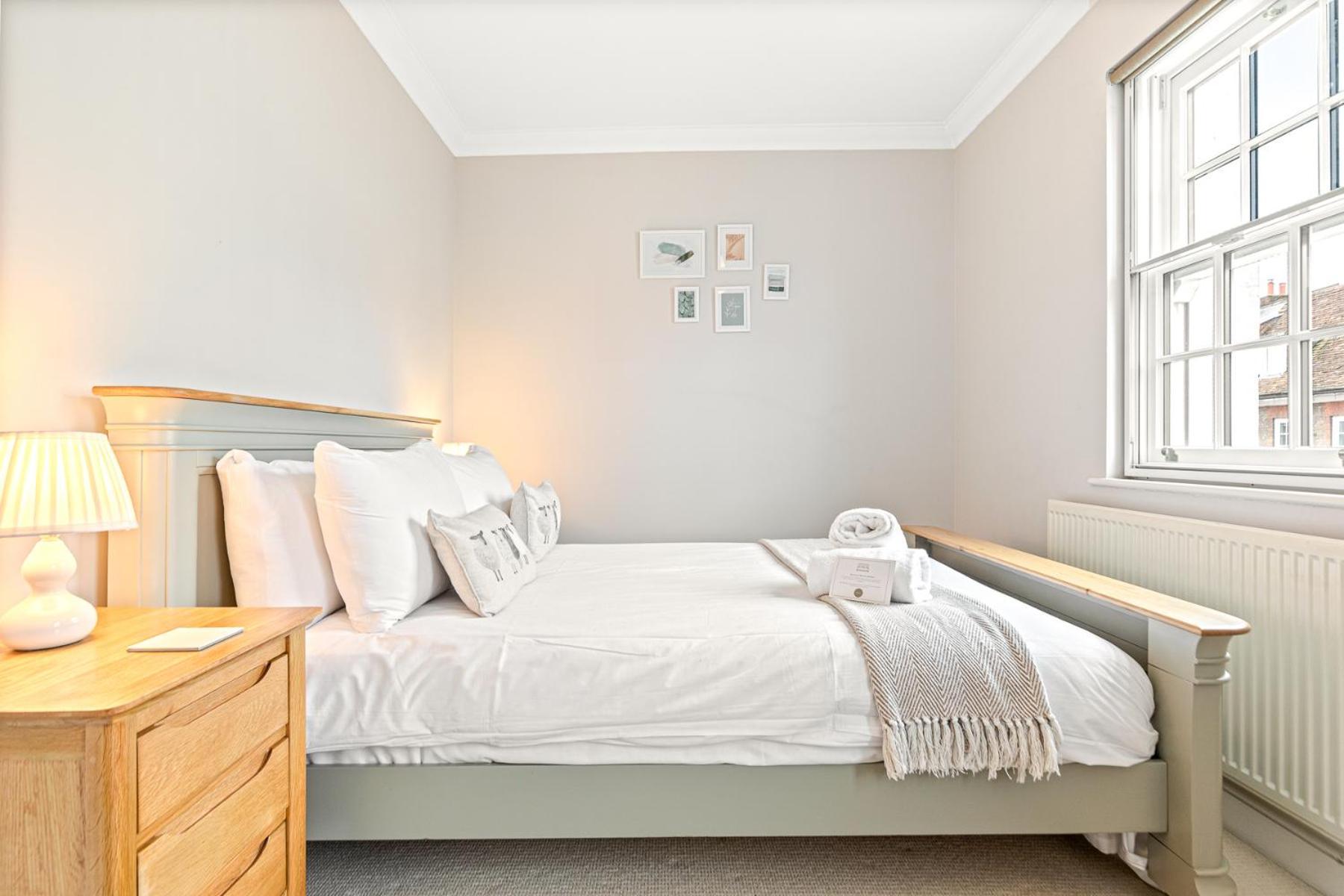 Olive Tale Villa Henley-on-Thames Bagian luar foto